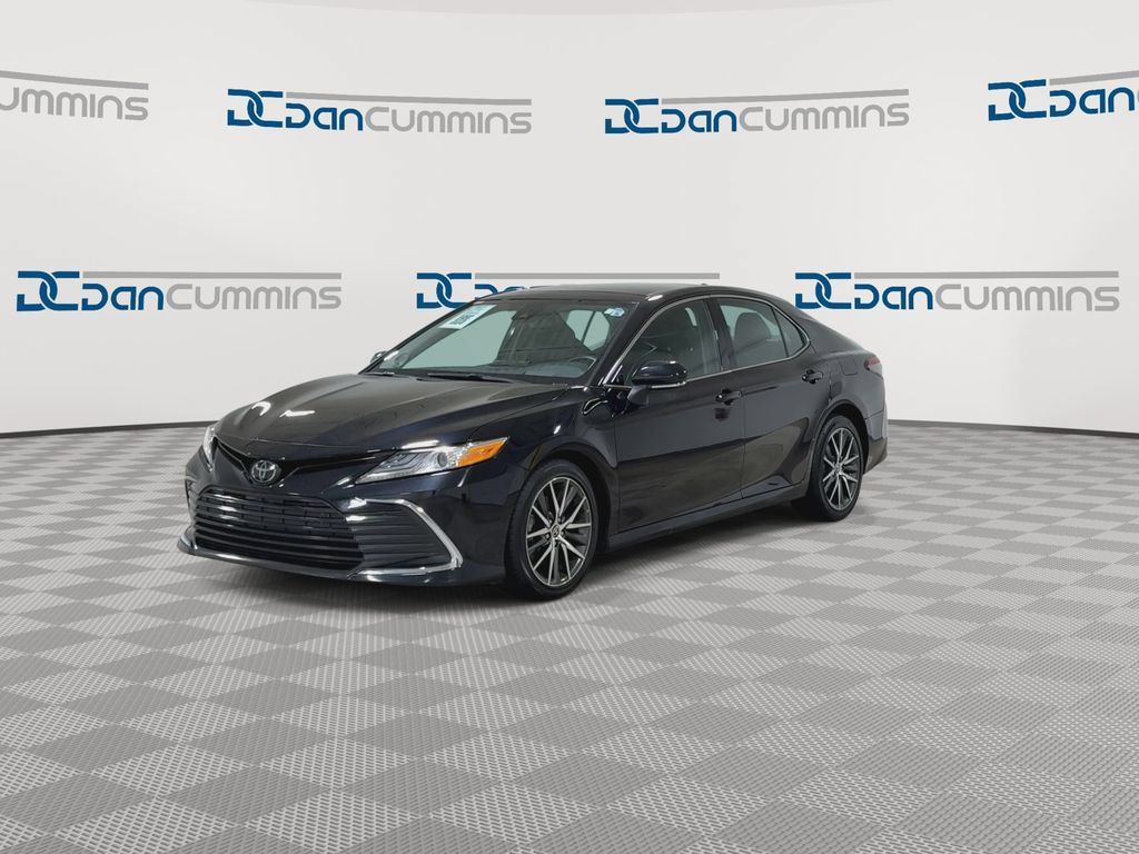 Used 2023 Toyota Camry XLE FWD image 5