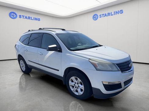 Used 2014 Chevrolet Traverse LS image 2