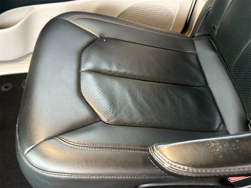 Used 2020 Chrysler Pacifica Touring-L image 27