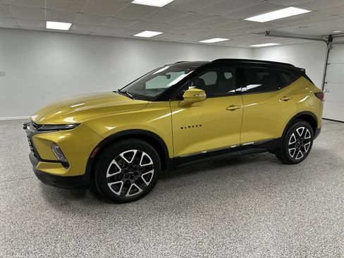 Used 2023 Chevrolet Blazer RS w/ Driver Confidence II Package AWD/4WD image 4