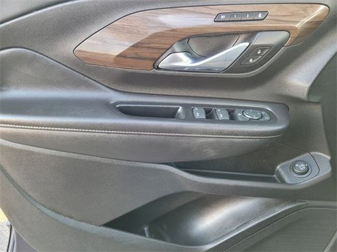 Used 2019 GMC Terrain Denali w/ Advanced Safety Package image 36