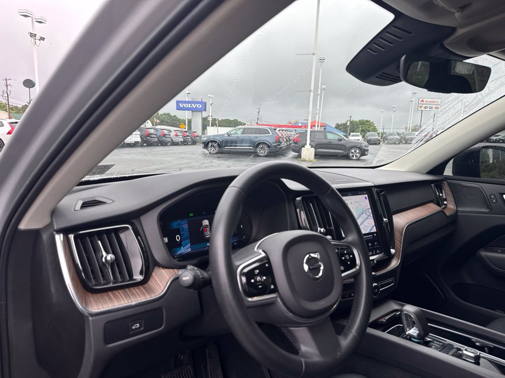 Used 2023 Volvo XC60 B5 Plus w/ Protection Package Premier AWD/4WD image 10