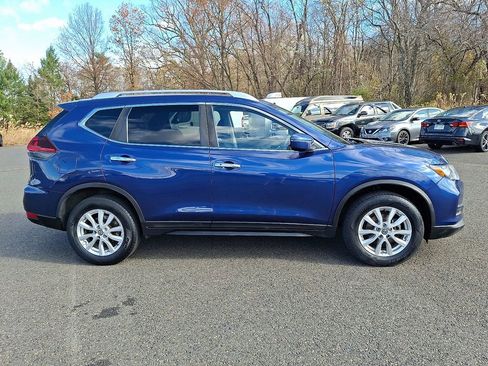 Used 2018 Nissan Rogue SV image 7