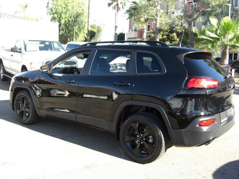 Used 2018 Jeep Cherokee Limited w/ High Altitude Package image 11