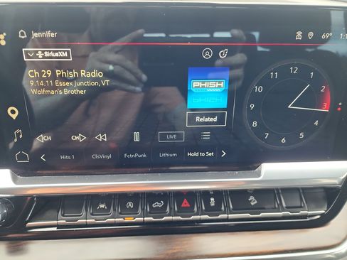 Certified 2023 GMC Sierra 1500 SLT w/ SLT Convenience Package AWD/4WD image 17