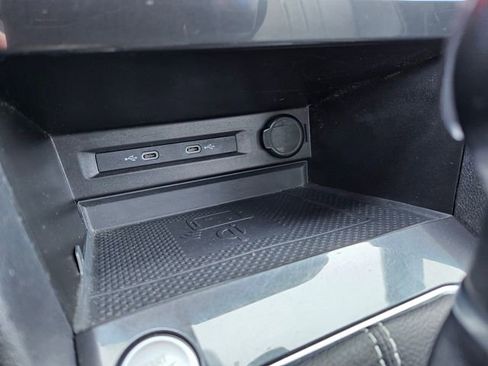 Used 2022 Volkswagen Tiguan SE R-Line image 30