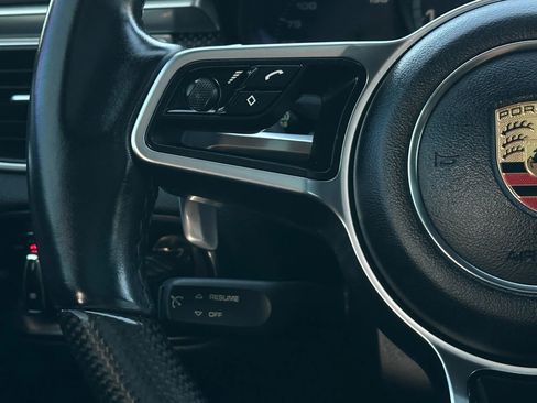Used 2017 Porsche Macan Turbo image 33