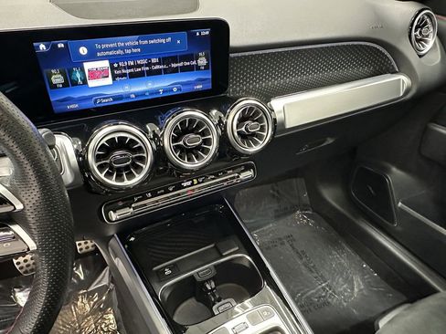 Certified 2025 Mercedes-Benz GLB 250 image 30