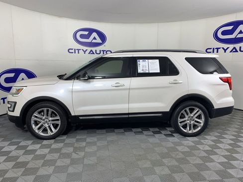 Used 2017 Ford Explorer XLT w/ Equipment Group 202A image 6