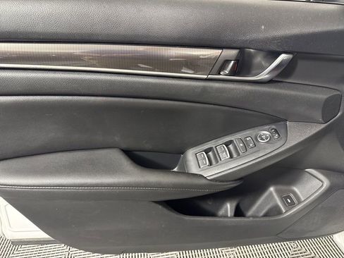 Used 2019 Honda Accord Sport image 12