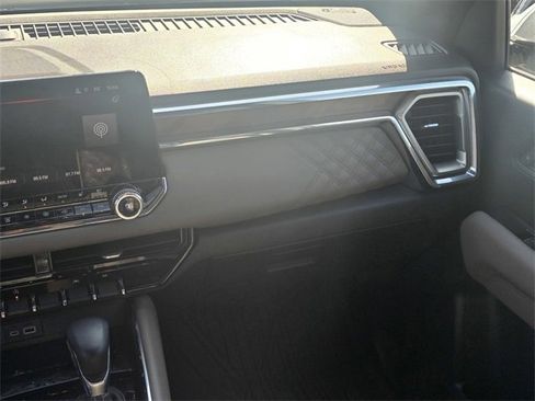 Used 2024 GMC Canyon Denali image 21