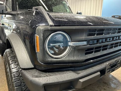 Used 2022 Ford Bronco 2-Door AWD/4WD image 2