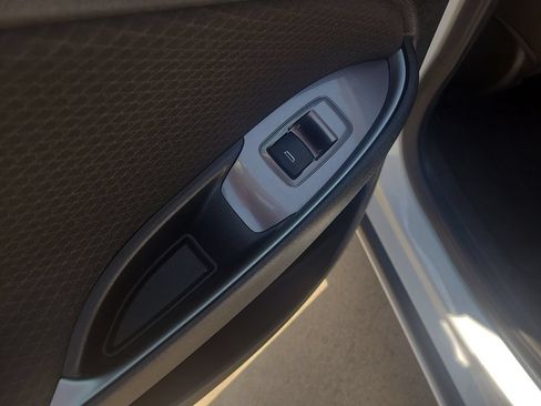 Used 2025 Chevrolet Malibu RS FWD image 13