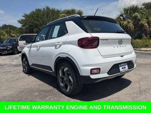 Used 2025 Hyundai Venue Limited FWD image 7