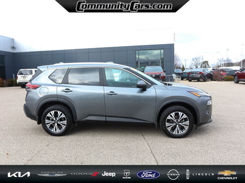 Used 2023 Nissan Rogue SV w/ SV Premium Package image 9