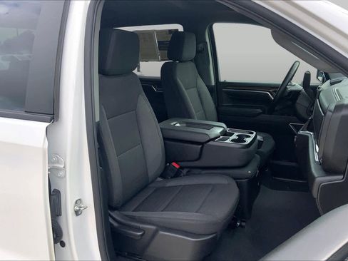 Used 2025 Chevrolet Silverado 1500 LT RWD image 9
