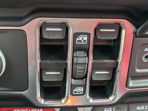 Used 2024 Jeep Wrangler Unlimited Rubicon 392 image 26