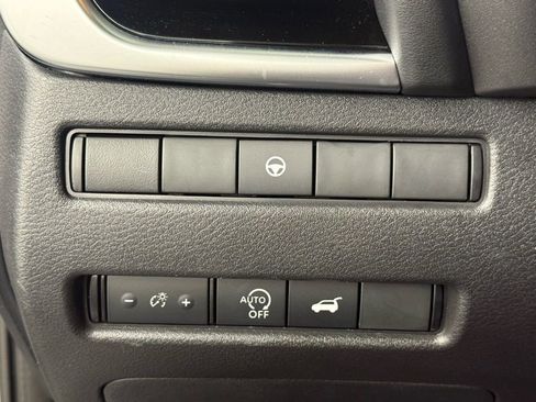 Used 2023 Nissan Rogue SL w/ SL Premium Package image 26