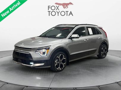 Used 2025 Kia Niro EX Touring