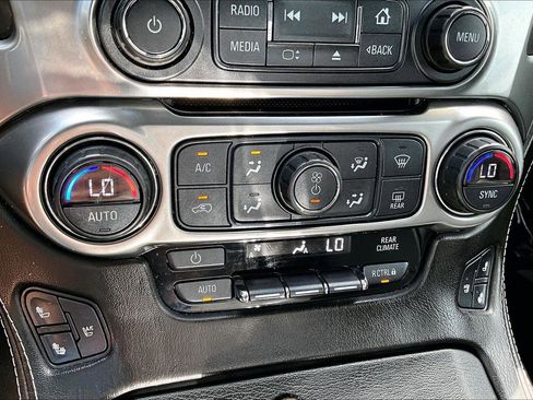 Used 2016 Chevrolet Suburban LTZ image 13