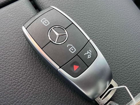 New 2026 Mercedes-Benz GLE 350 4MATIC image 4