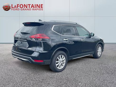 Used 2020 Nissan Rogue S w/ Special Edition Package FWD image 7