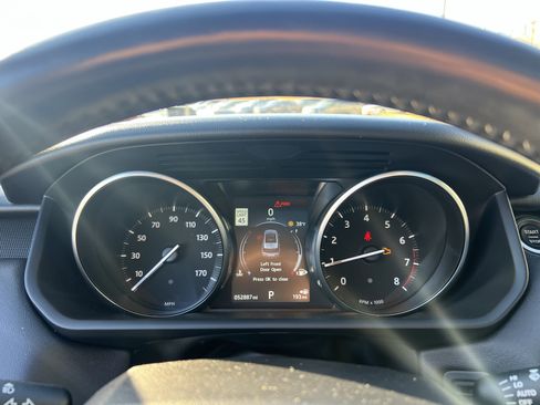 Used 2017 Land Rover Range Rover Sport SE image 23