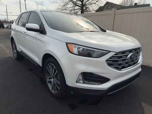 Used 2024 Ford Edge Titanium image 2