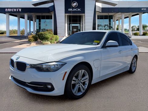 Used 2017 BMW 330e RWD image 4