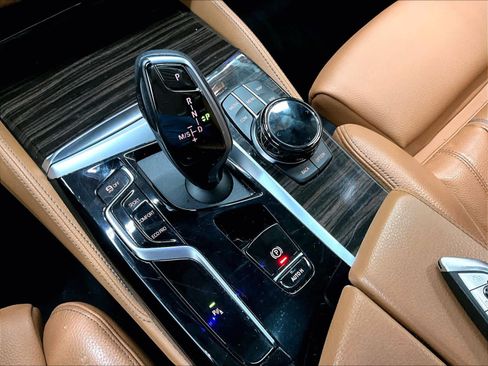 Used 2023 BMW 540i w/ Executive Package RWD image 37