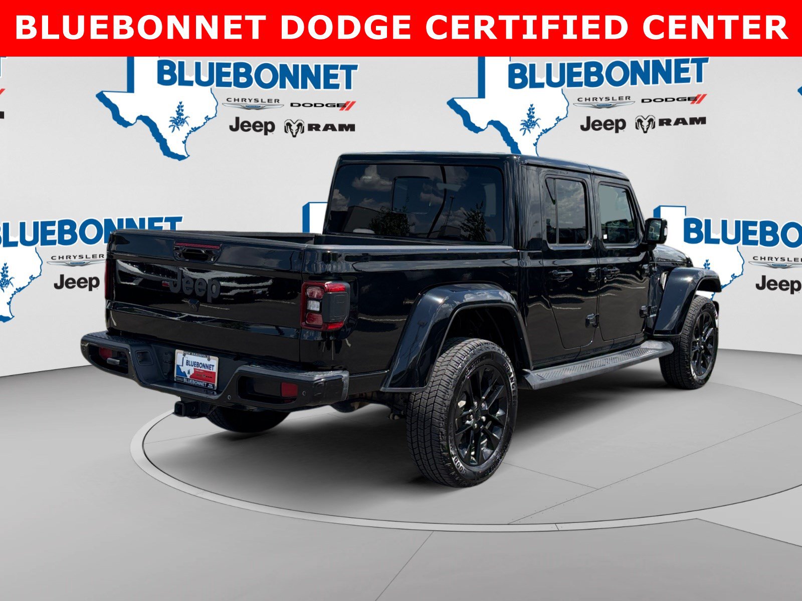 Used 2022 Jeep Gladiator Overland AWD/4WD image 5
