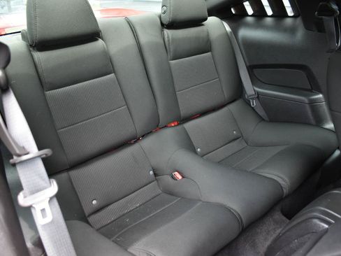 Used 2011 Ford Mustang GT RWD image 18