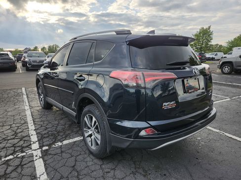 Used 2018 Toyota RAV4 XLE w/ Plus Extra Value Package AWD/4WD image 13