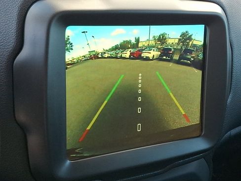 Used 2022 Jeep Renegade Latitude image 19