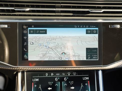 Used 2022 Audi RS Q8 w/ Carbon Optic Package AWD/4WD image 31
