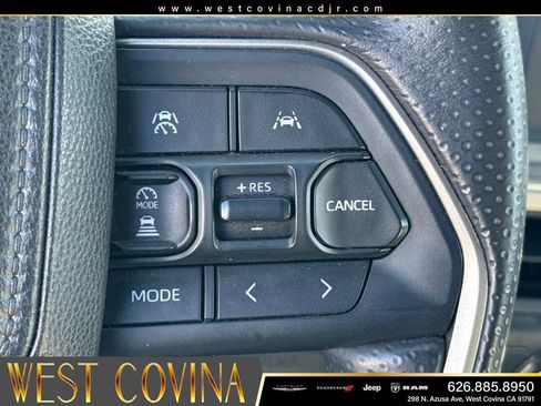 Used 2025 Toyota 4Runner SR5 AWD/4WD image 28