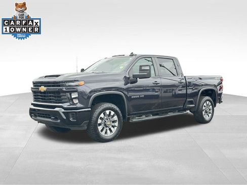 Used 2024 Chevrolet Silverado 2500 Custom w/ Custom Value Package image 8