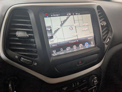 Used 2016 Jeep Cherokee Trailhawk w/ Leather Interior Group AWD/4WD image 10