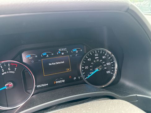Used 2020 Ford Expedition Max XLT w/ Equipment Group 202A RWD image 9