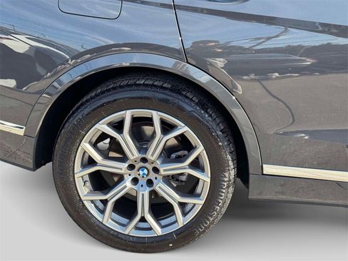 Certified 2026 BMW X7 xDrive40i w/ Premium Package image 8