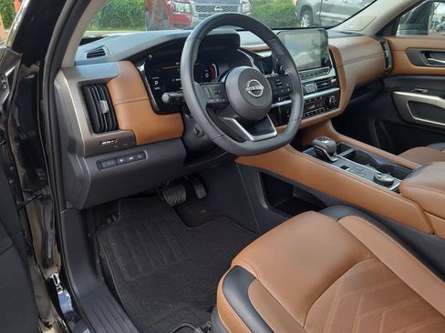 Certified 2024 Nissan Pathfinder Platinum w/ Cargo Package AWD/4WD image 18