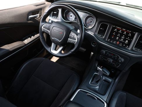 Used 2018 Dodge Charger R/T Scat Pack RWD image 27