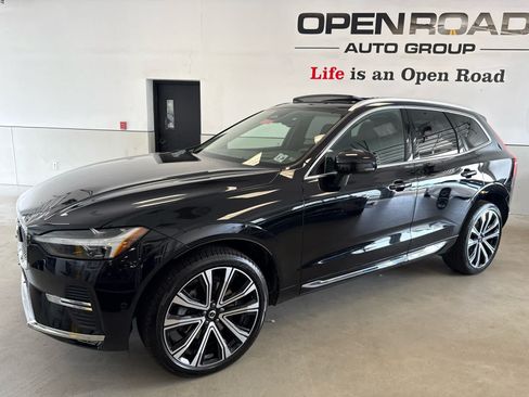 Used 2023 Volvo XC60 B6 Ultimate w/ Protection Package Premier AWD/4WD image 3
