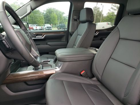 Used 2025 Chevrolet Silverado 1500 LT Trail Boss w/ LT Trail Boss Premium Package AWD/4WD image 24