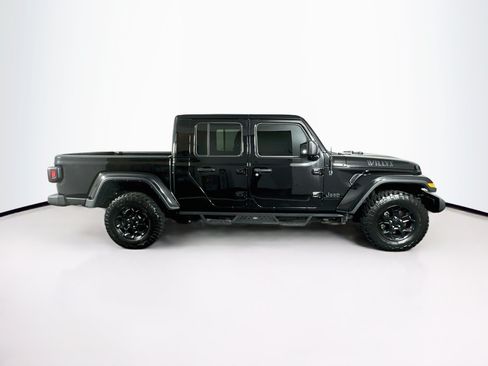Used 2023 Jeep Gladiator Willys AWD/4WD image 10