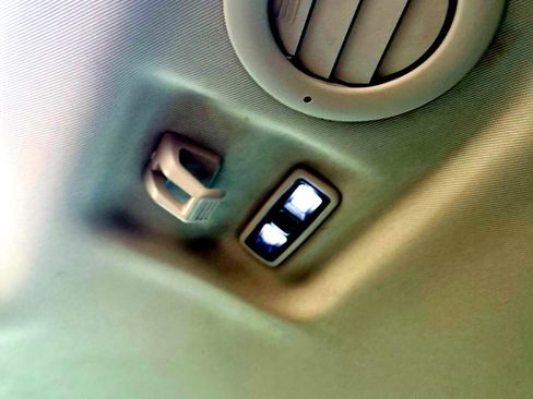 Used 2020 Ford Explorer XLT image 54