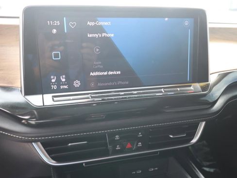 Used 2025 Volkswagen Atlas SE image 20