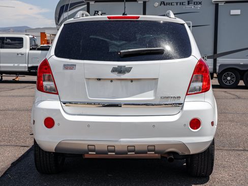 Used 2013 Chevrolet Captiva Sport LTZ FWD image 4