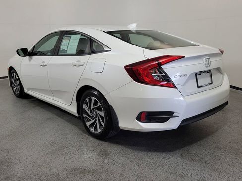 Used 2018 Honda Civic EX image 5