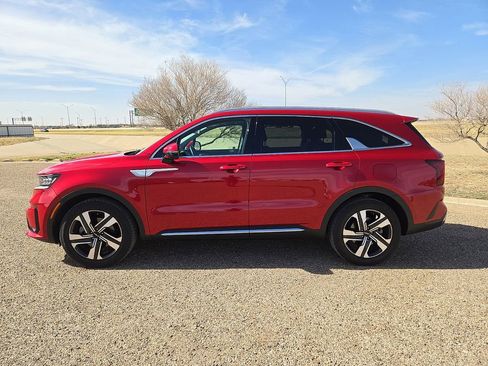Used 2022 Kia Sorento SX w/ Panoramic Sunroof Package image 2